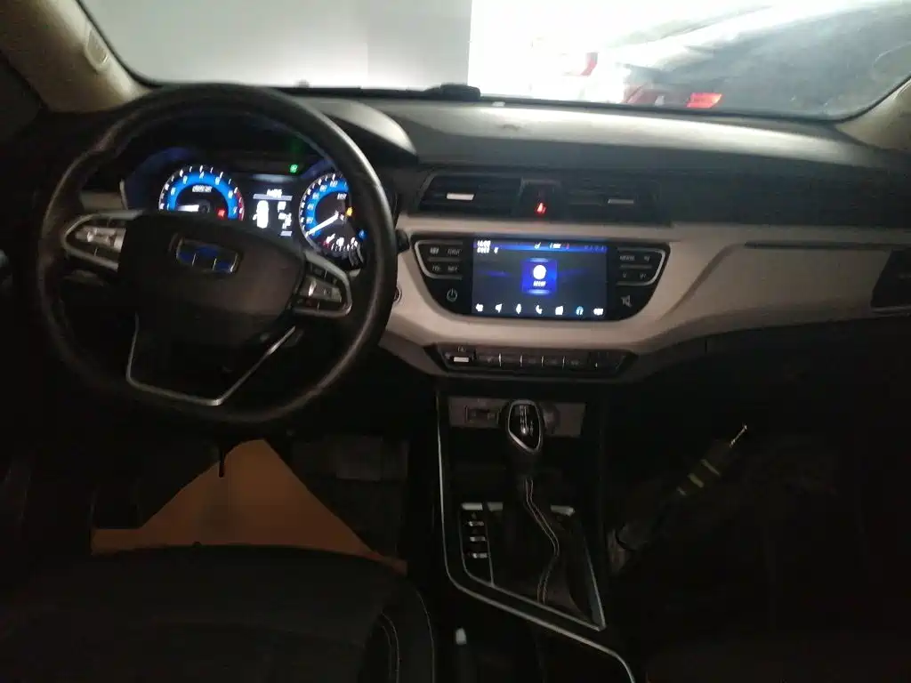 Geely Vision X3 — фото 10