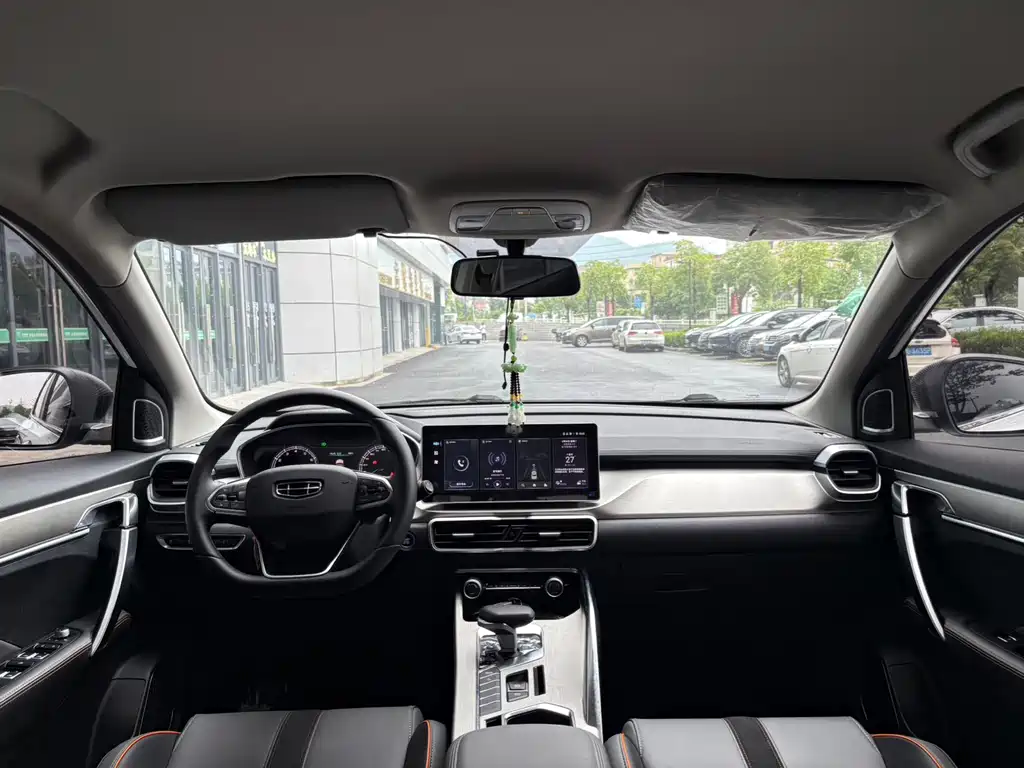 Geely Binyue — фото 11