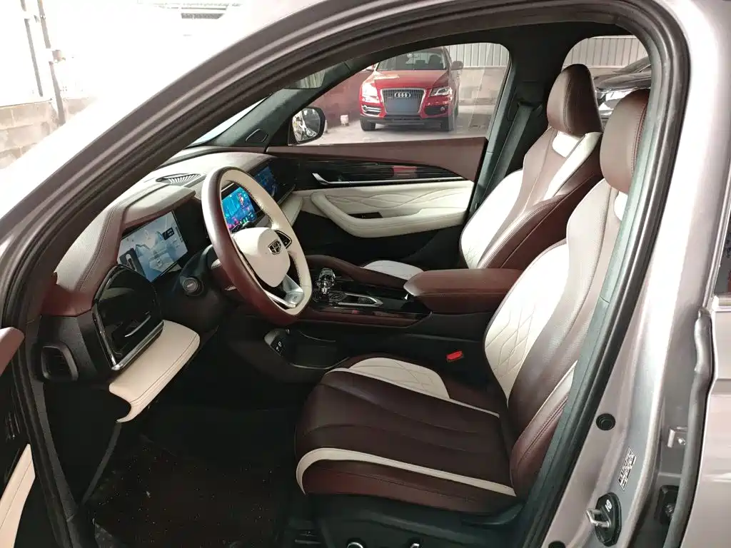 Geely Xingyue L — фото 11