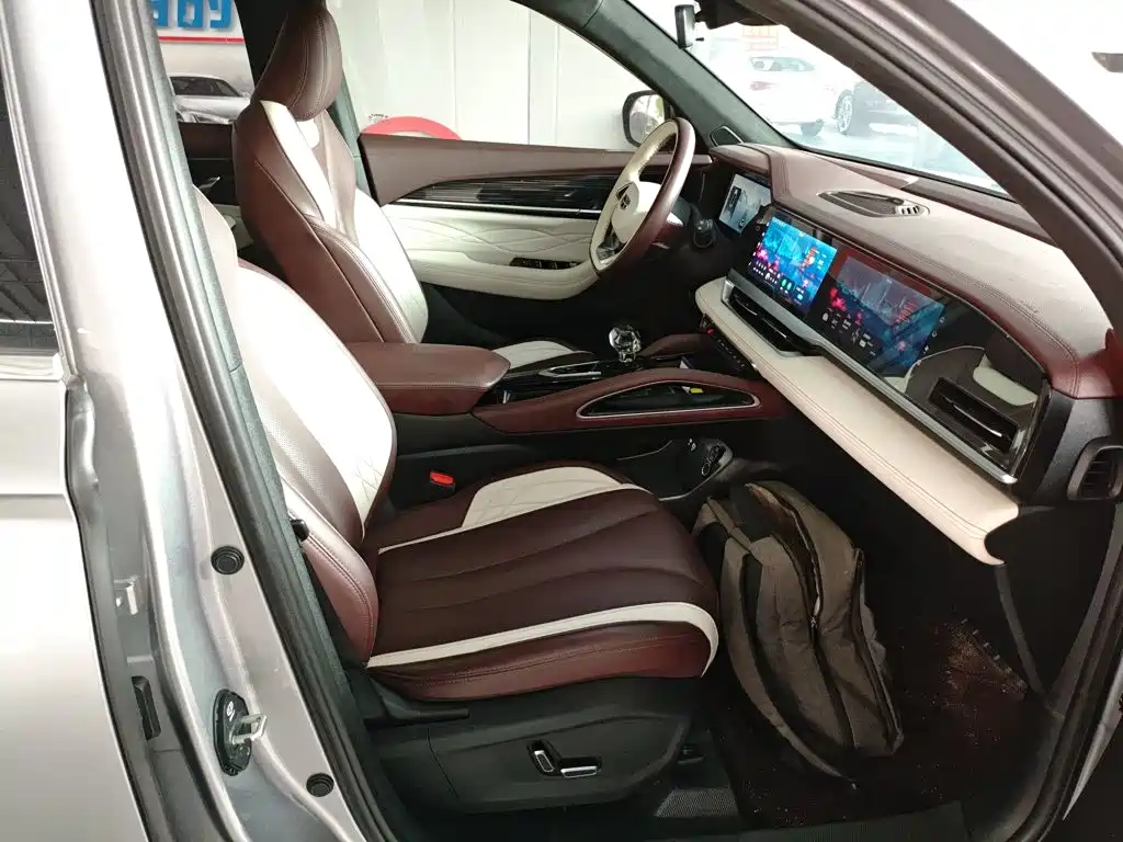 Geely Xingyue L — фото 22