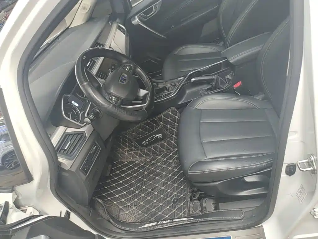 Geely Vision X3 — фото 15