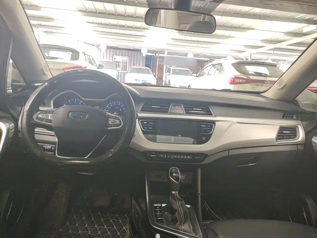 Geely Vision X3 — фото 10