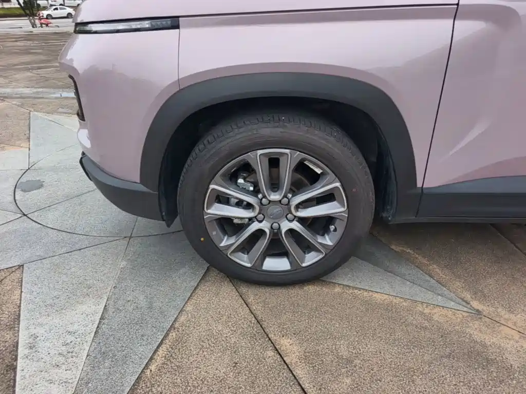Geely Icon — фото 23