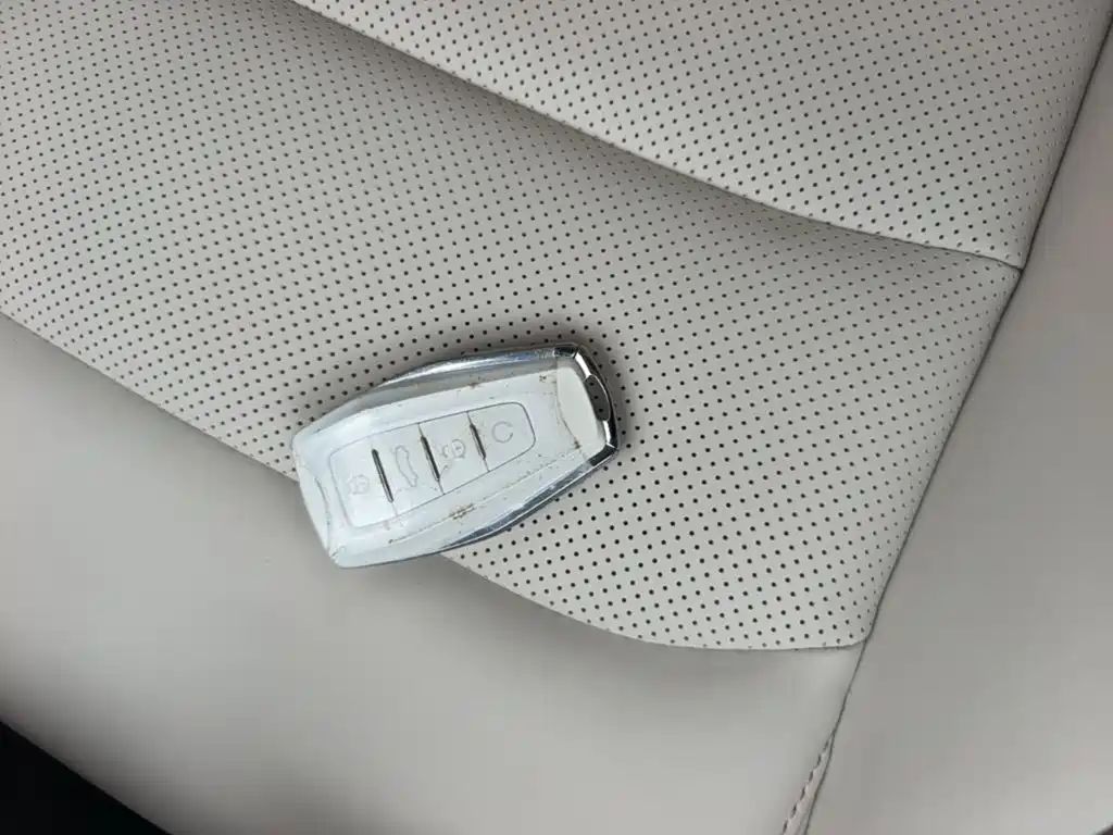 Geely Icon — фото 9