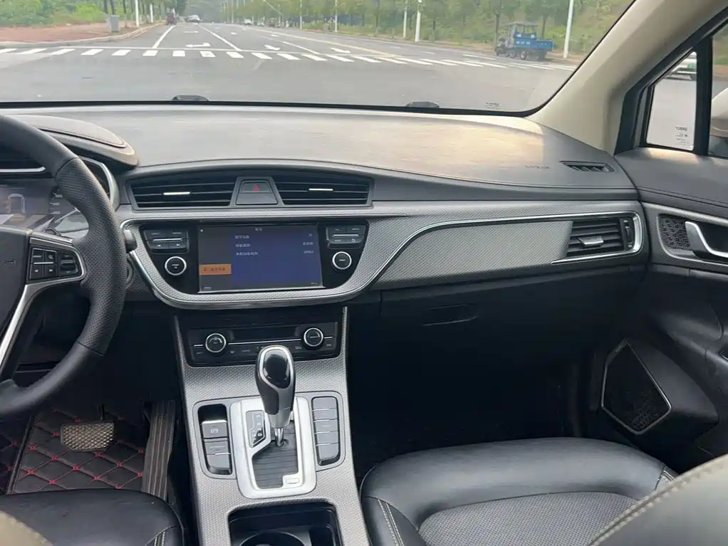 Geely Emgrand GS — фото 13