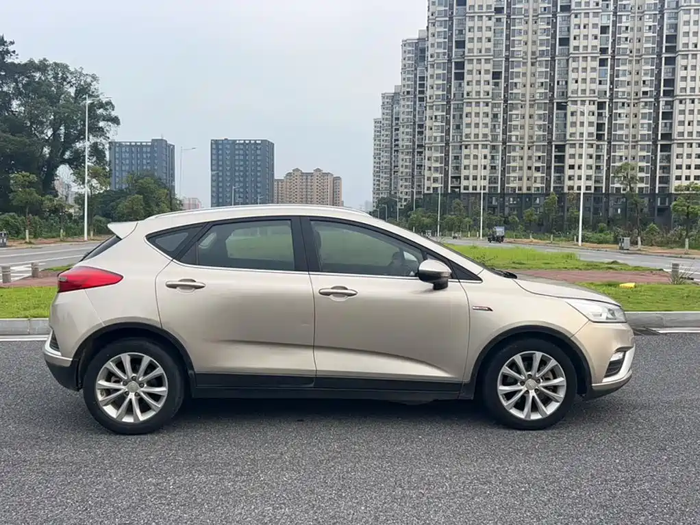 Geely Emgrand GS — фото 24