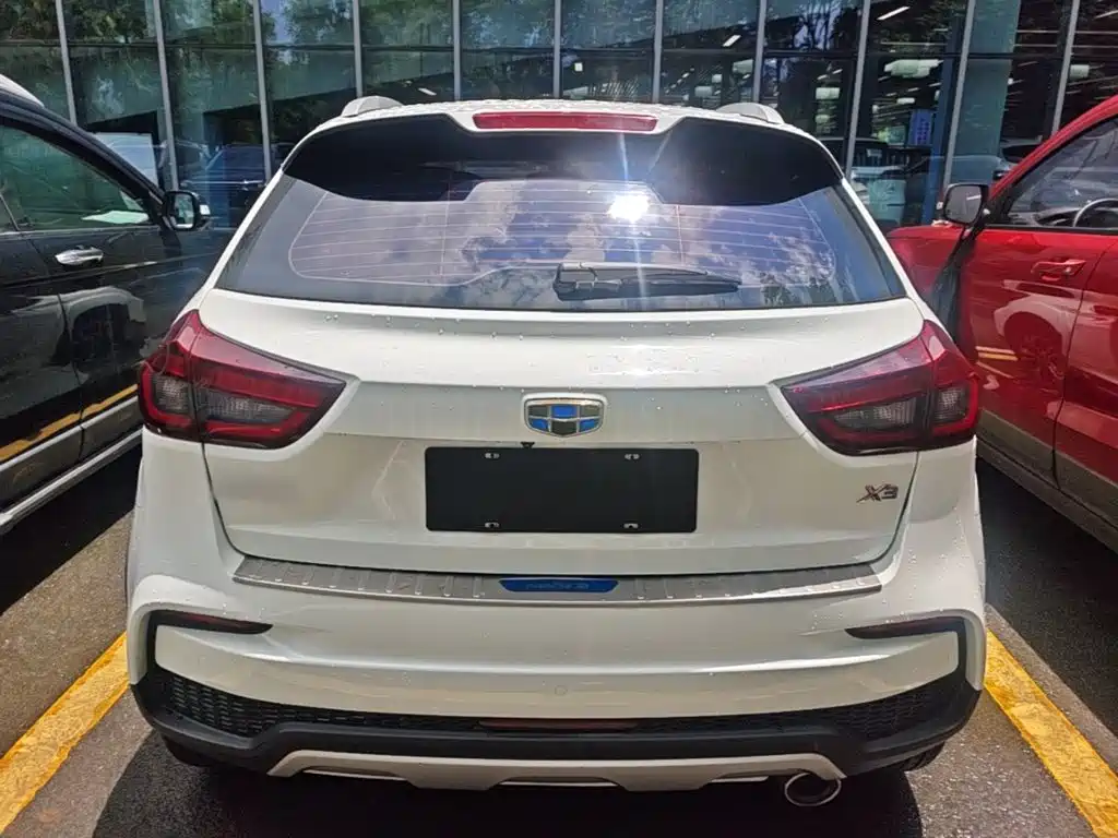 Geely Vision X3 — фото 6