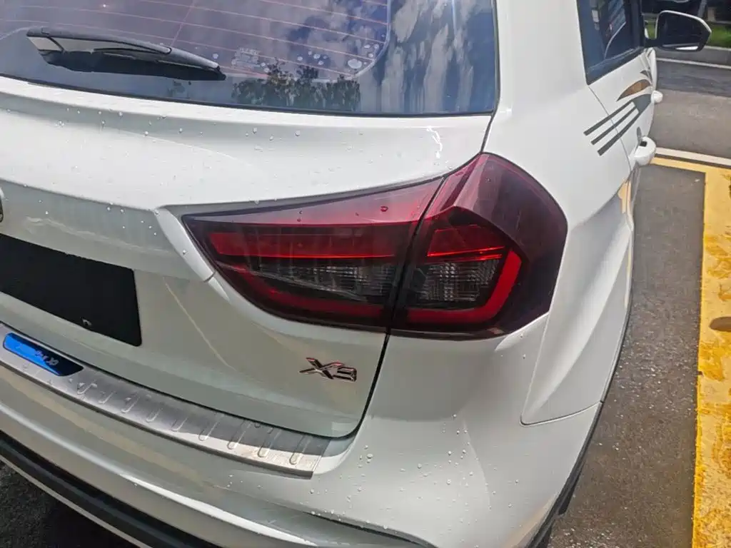 Geely Vision X3 — фото 8