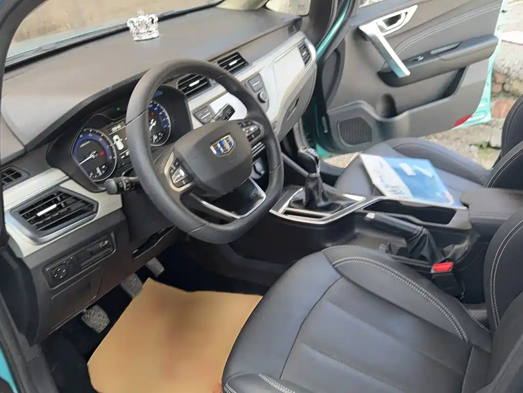 Geely Vision X3 — фото 14
