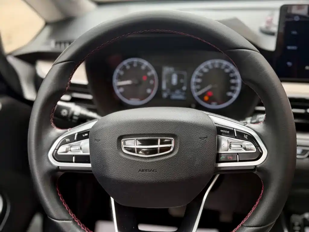 Geely Vision X3 — фото 24