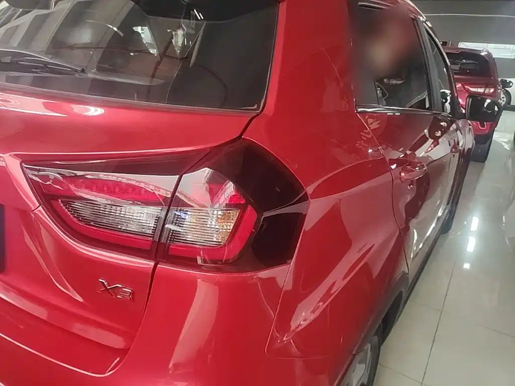 Geely Vision X3 — фото 8