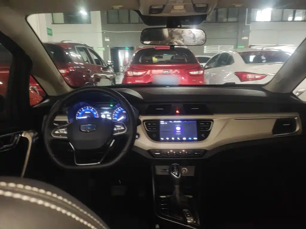 Geely Vision X3 — фото 10