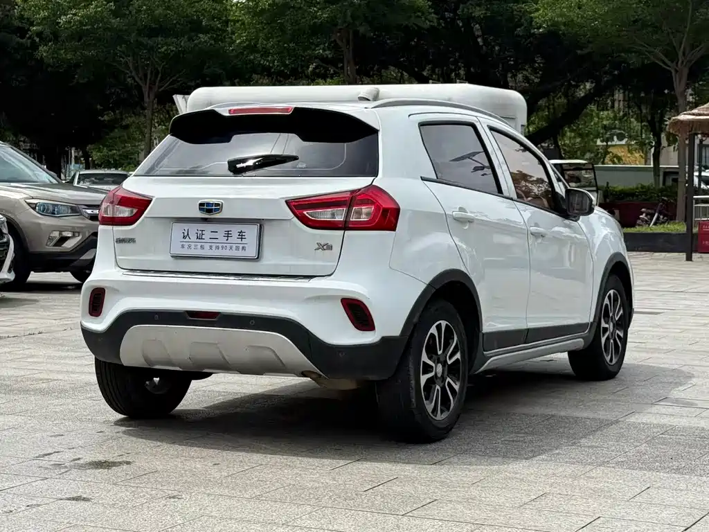 Geely Vision X3 — фото 8