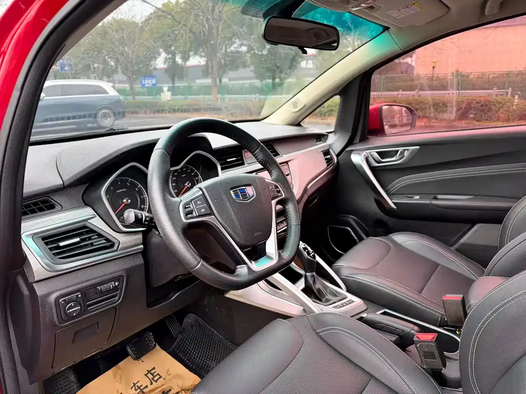 Geely Vision X3 — фото 8