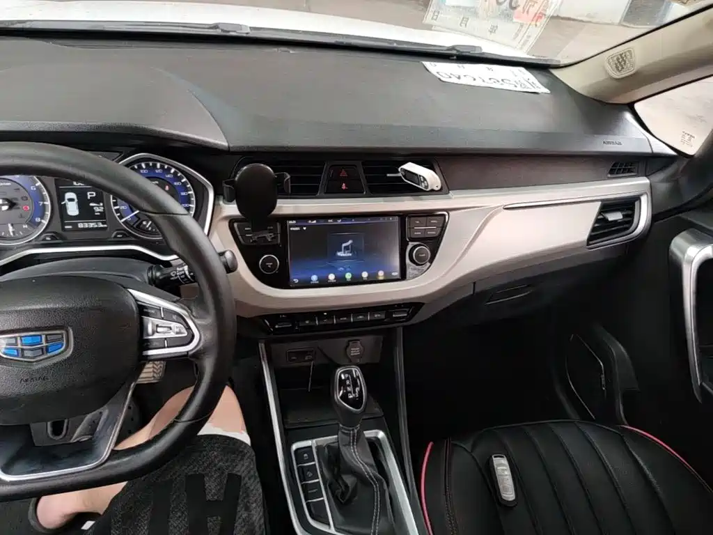 Geely Vision X3 — фото 10