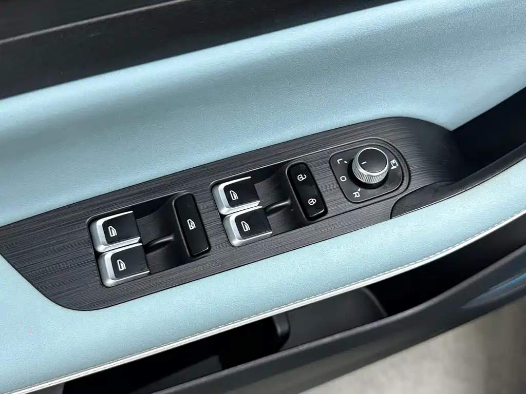 Geely Emgrand S — фото 10