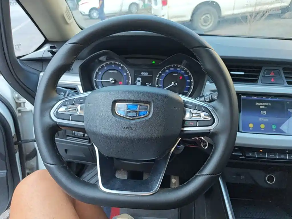Geely Vision X3 — фото 11