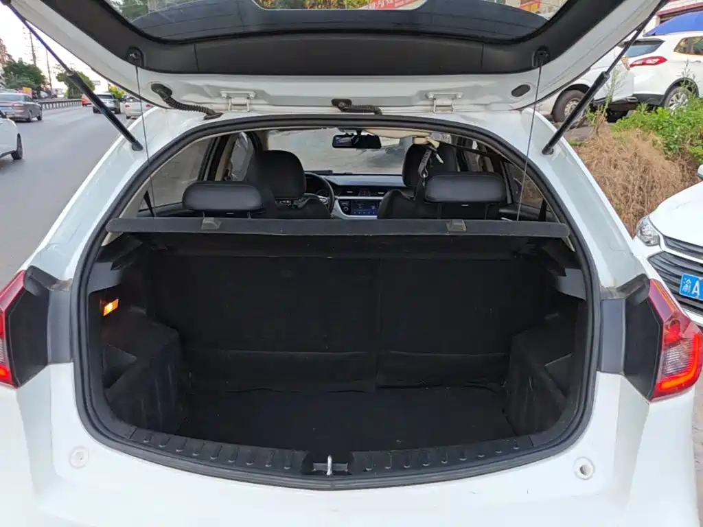 Geely Vision X3 — фото 19