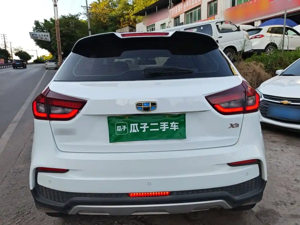 Geely Vision X3 — фото 6