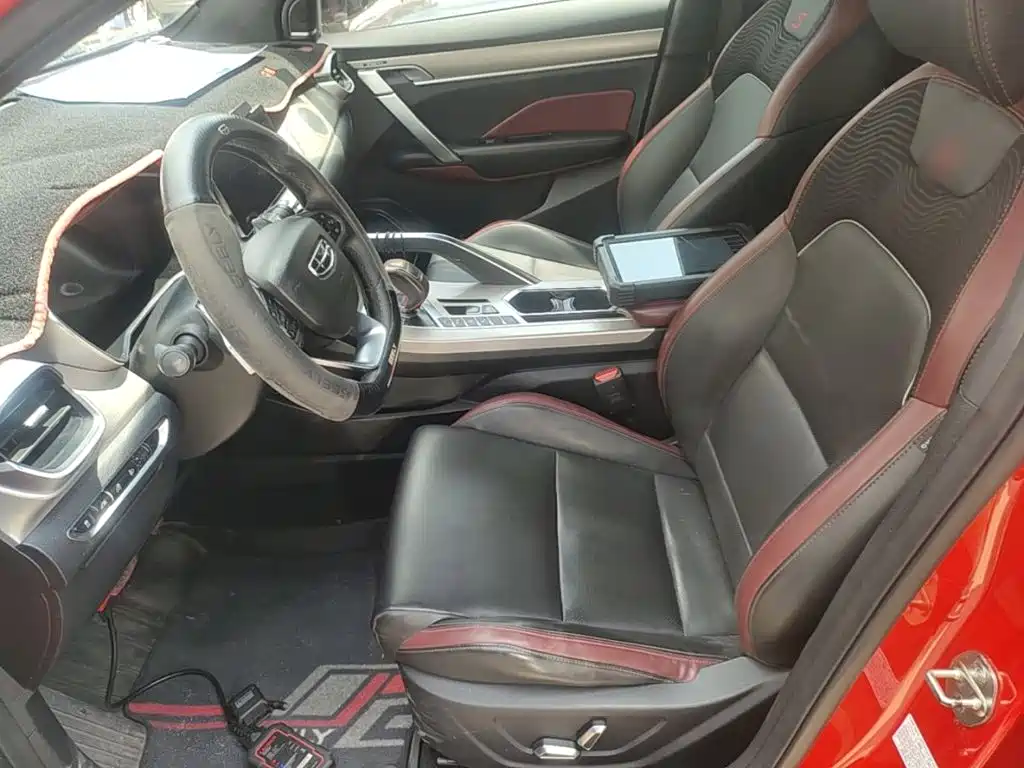 Geely Binyue — фото 15