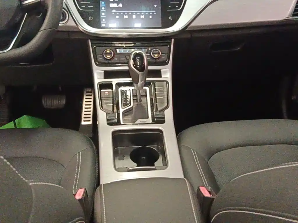 Geely Emgrand GS — фото 14
