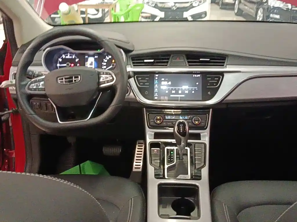 Geely Emgrand GS — фото 10