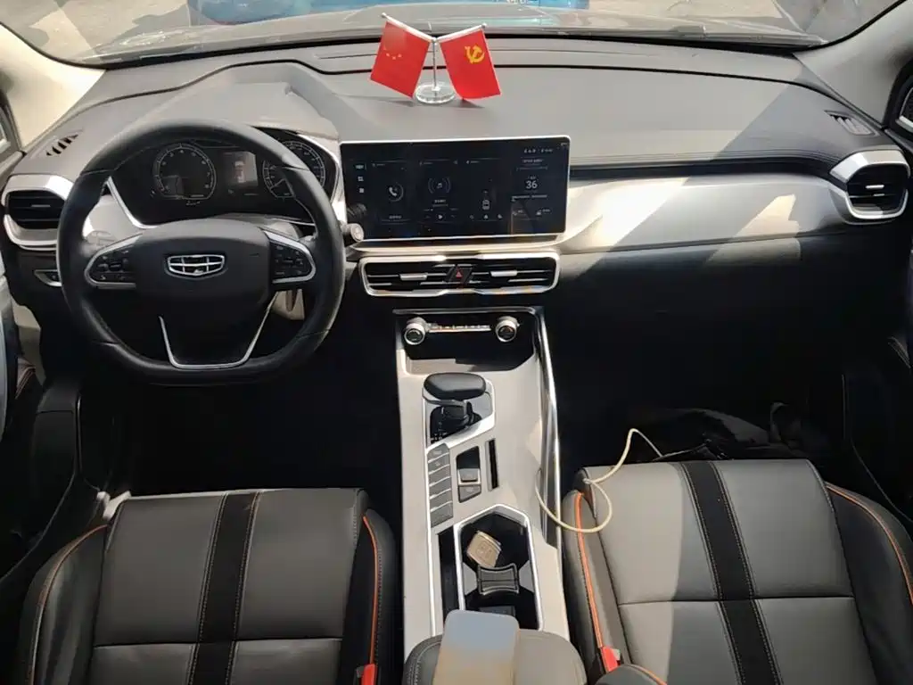 Geely Binyue — фото 10