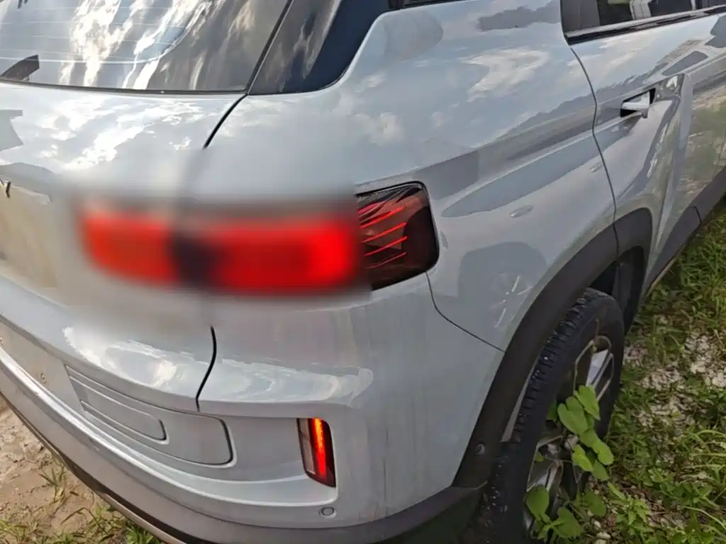 Geely Icon — фото 8