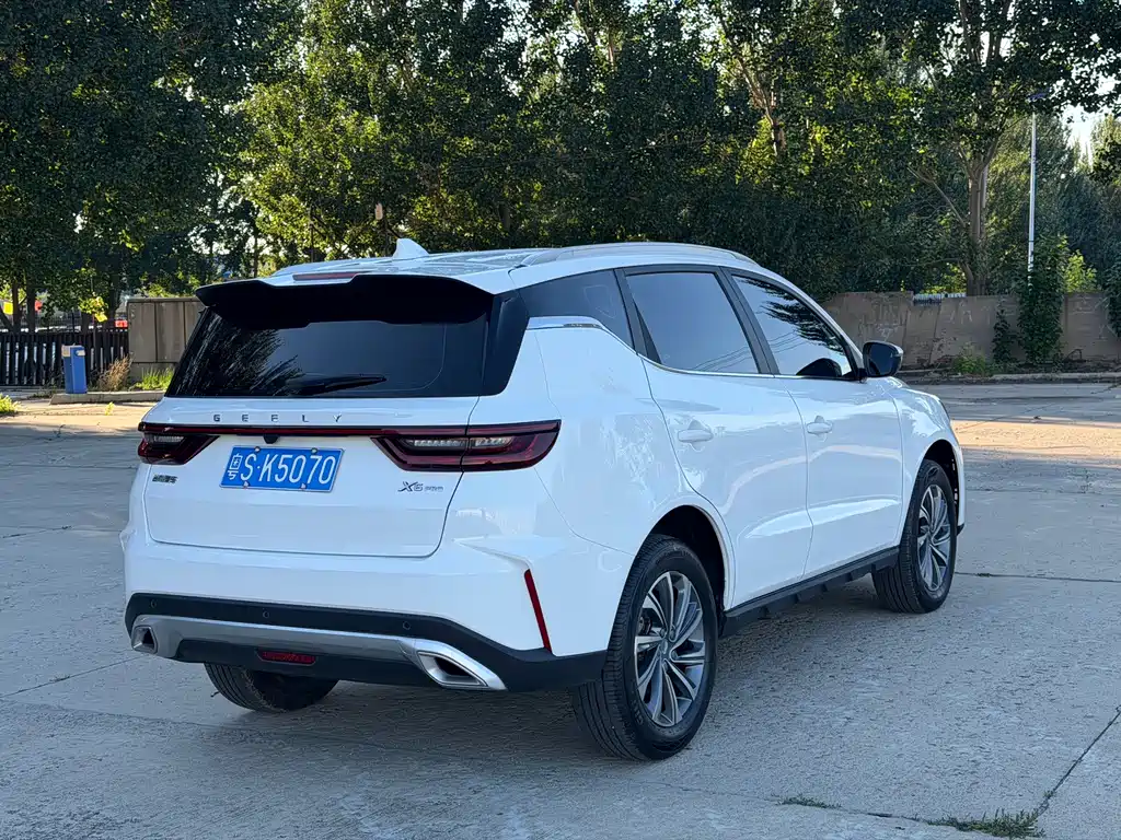 Geely Vision X6 — фото 6
