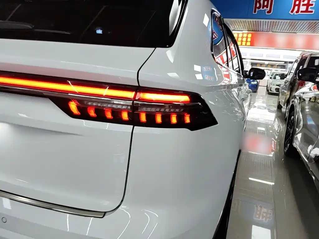 Geely Xingyue L — фото 8