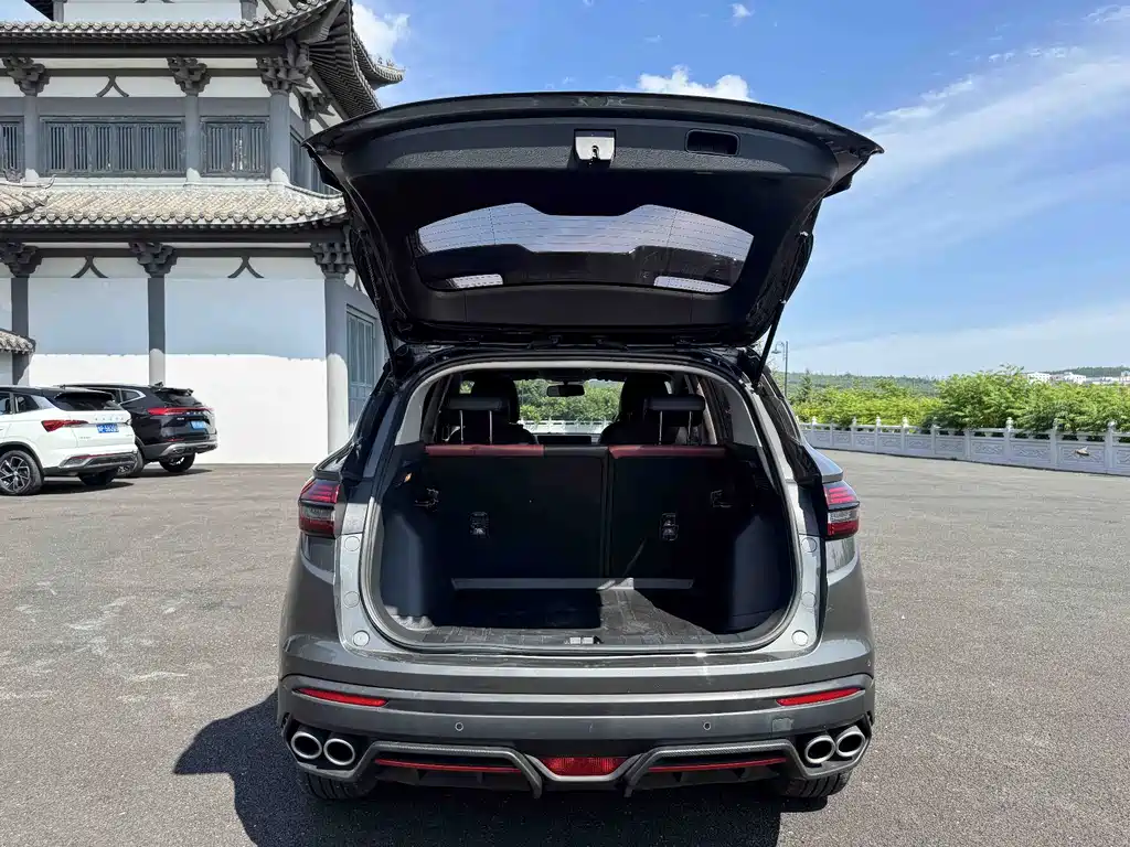 Geely Binyue — фото 18