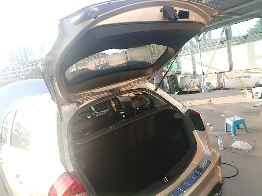 Geely Vision X3 — фото 19