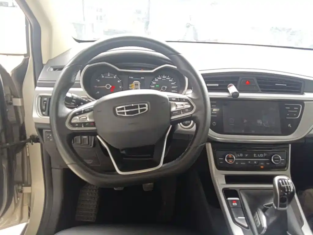 Geely Emgrand GS — фото 11