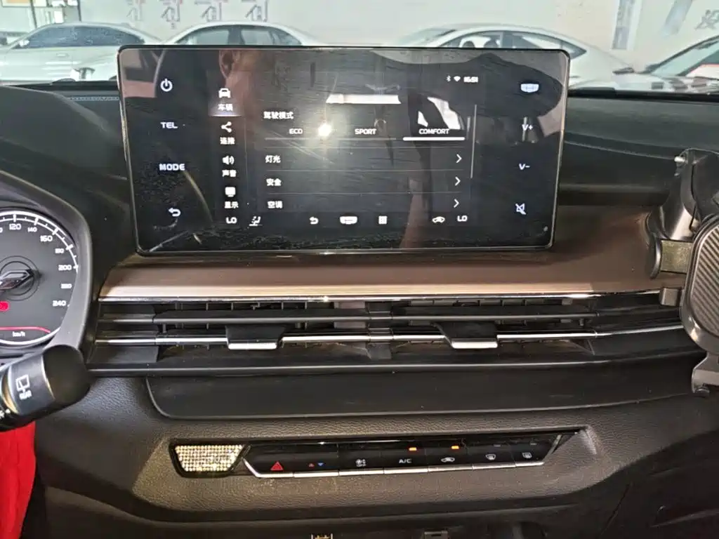 Geely Vision X3 — фото 13