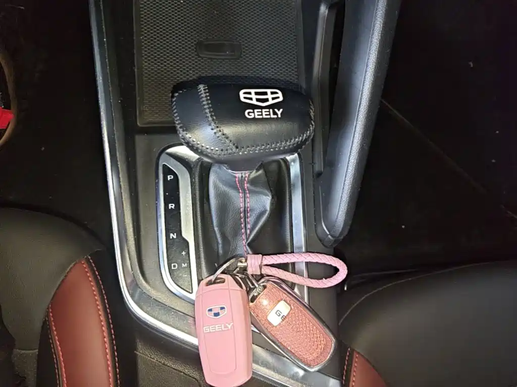 Geely Vision X3 — фото 14