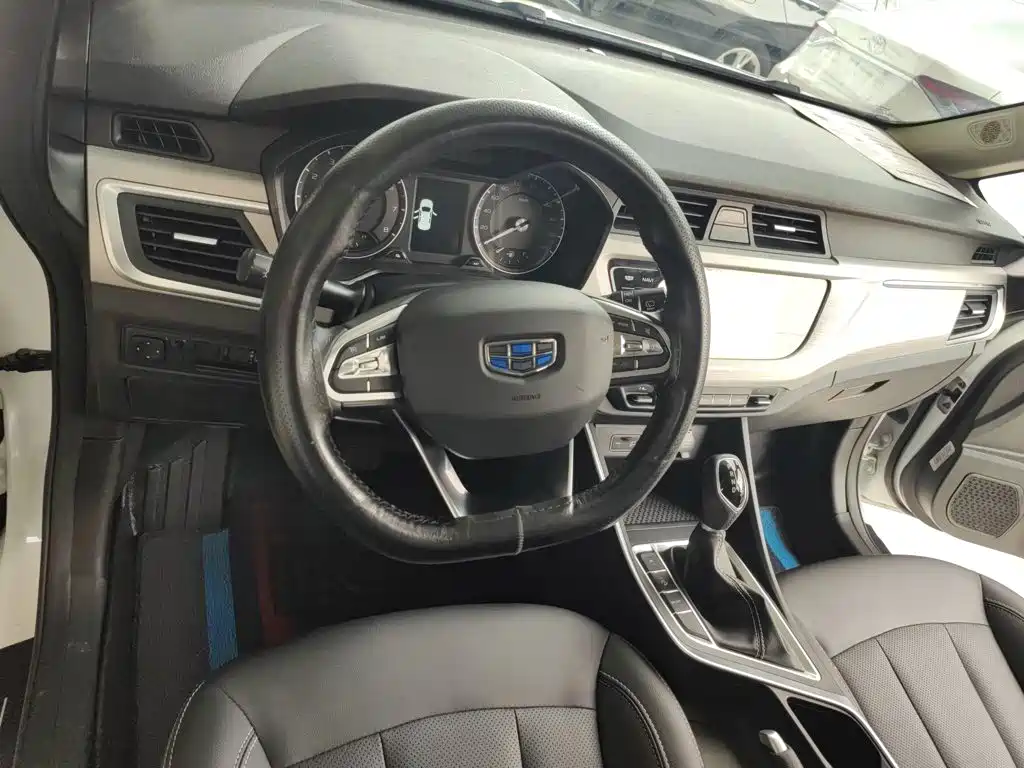 Geely Vision X3 — фото 3