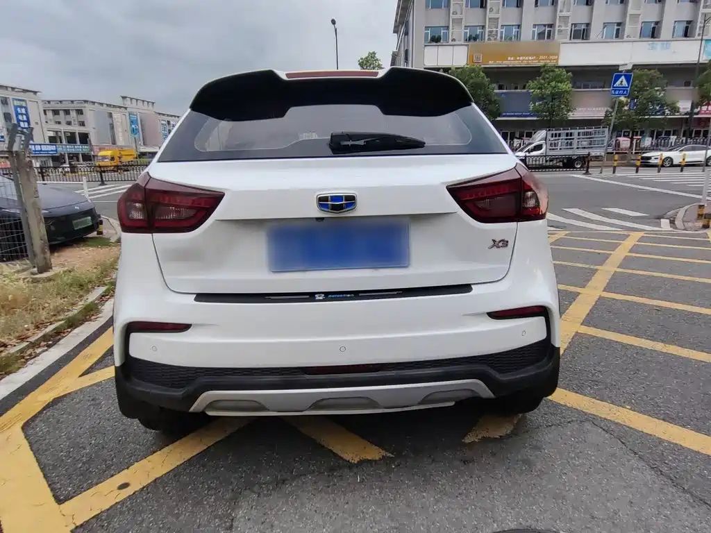 Geely Vision X3 — фото 10