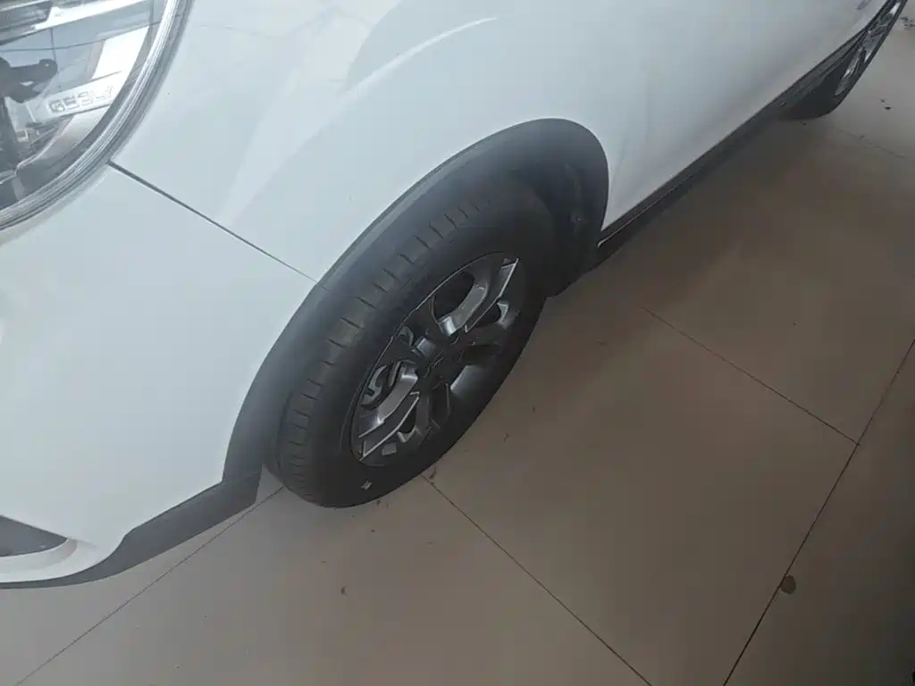 Geely Vision X3 — фото 23