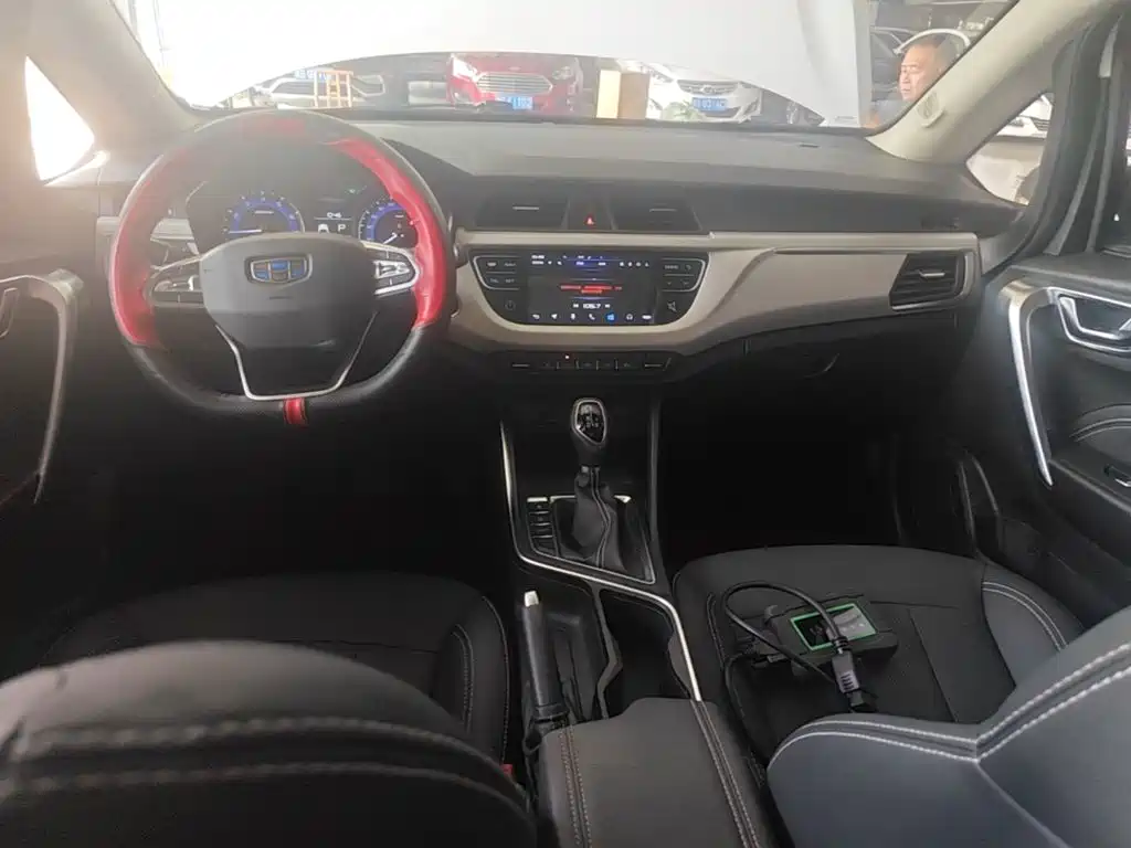 Geely Vision X3 — фото 10
