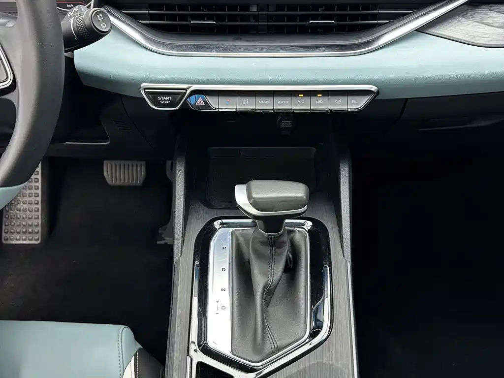 Geely Emgrand S — фото 15