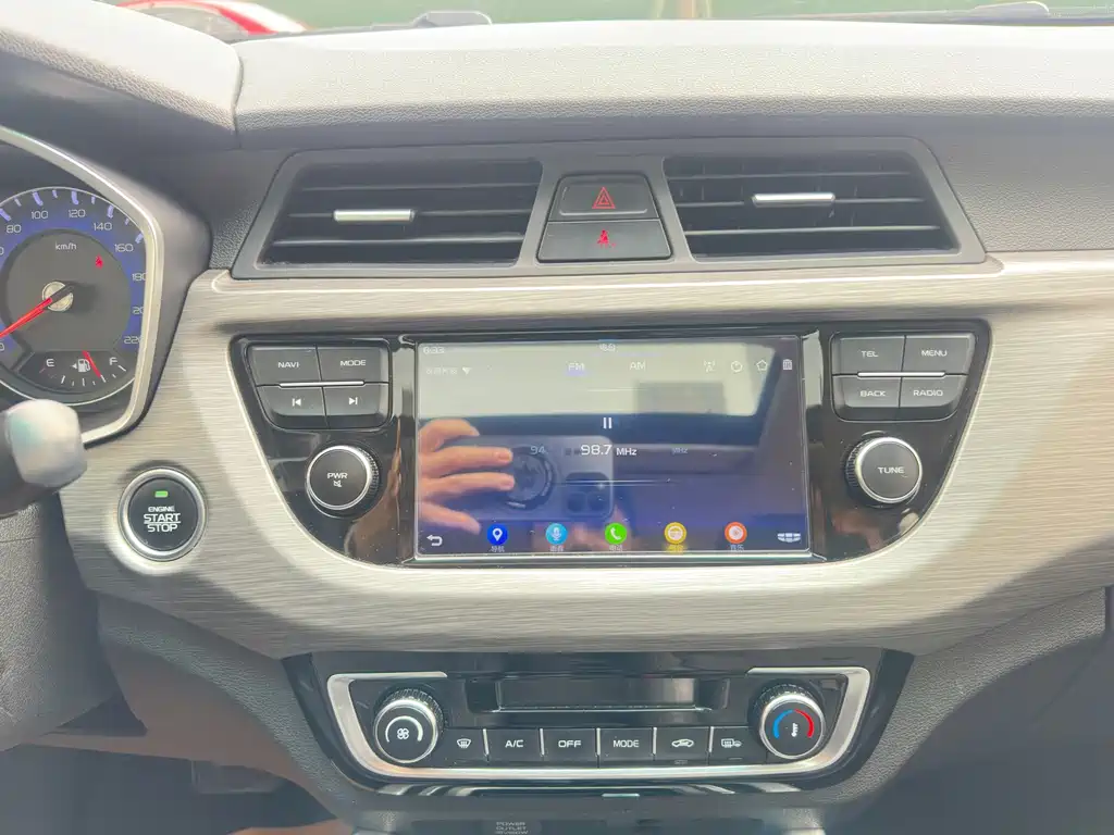 Geely Vision X3 — фото 14