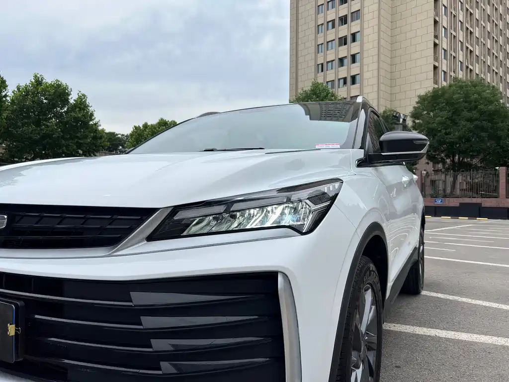 Geely Binyue — фото 10