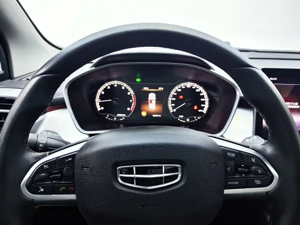 Geely Binyue — фото 19