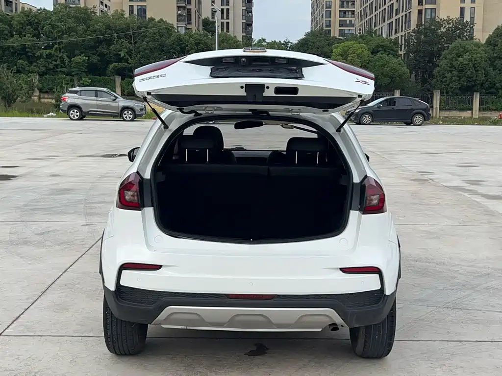 Geely Vision X3 — фото 8
