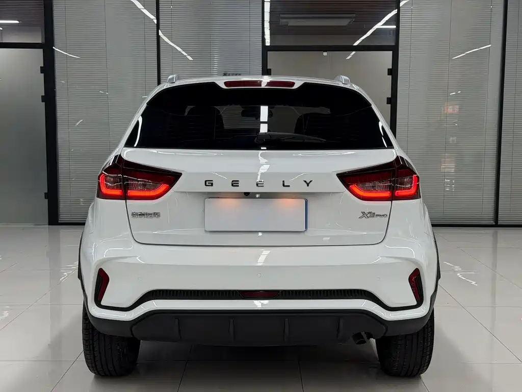 Geely Vision X3 — фото 20