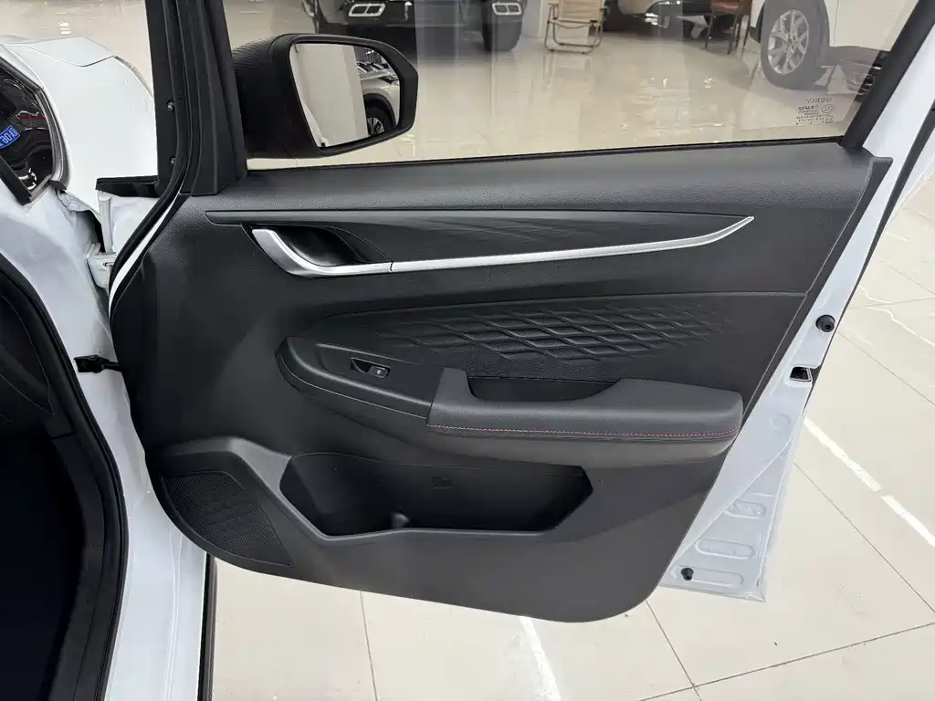 Geely Vision X3 — фото 5