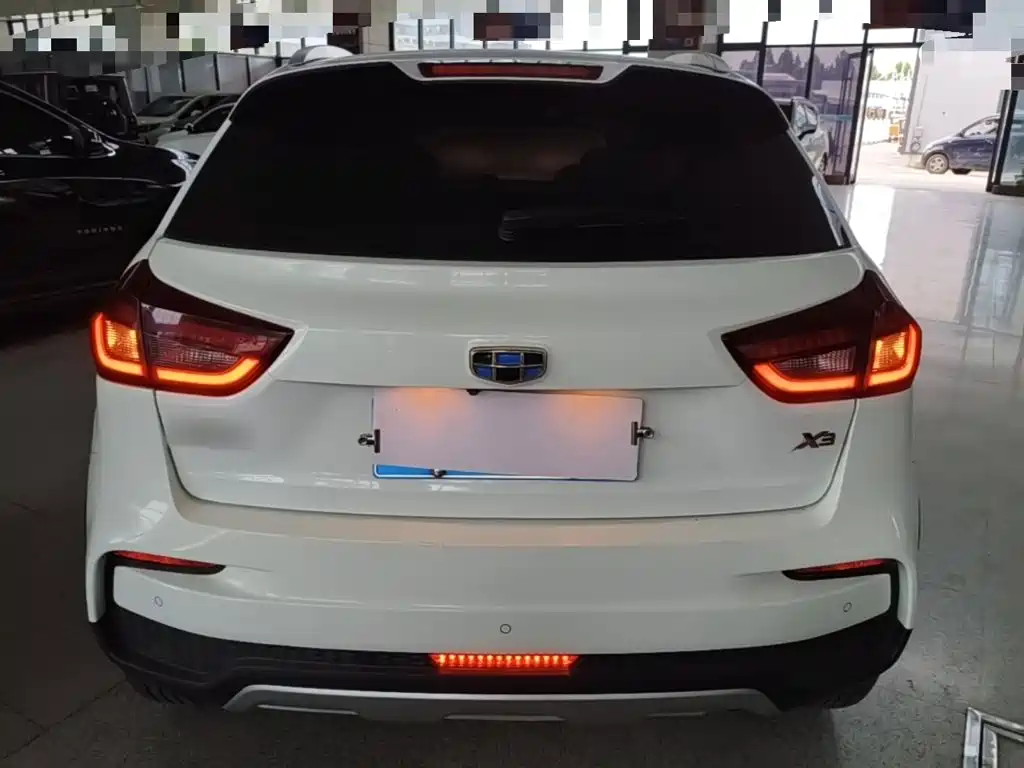 Geely Vision X3 — фото 6
