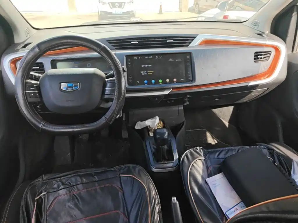 Geely Vision X1 — фото 10