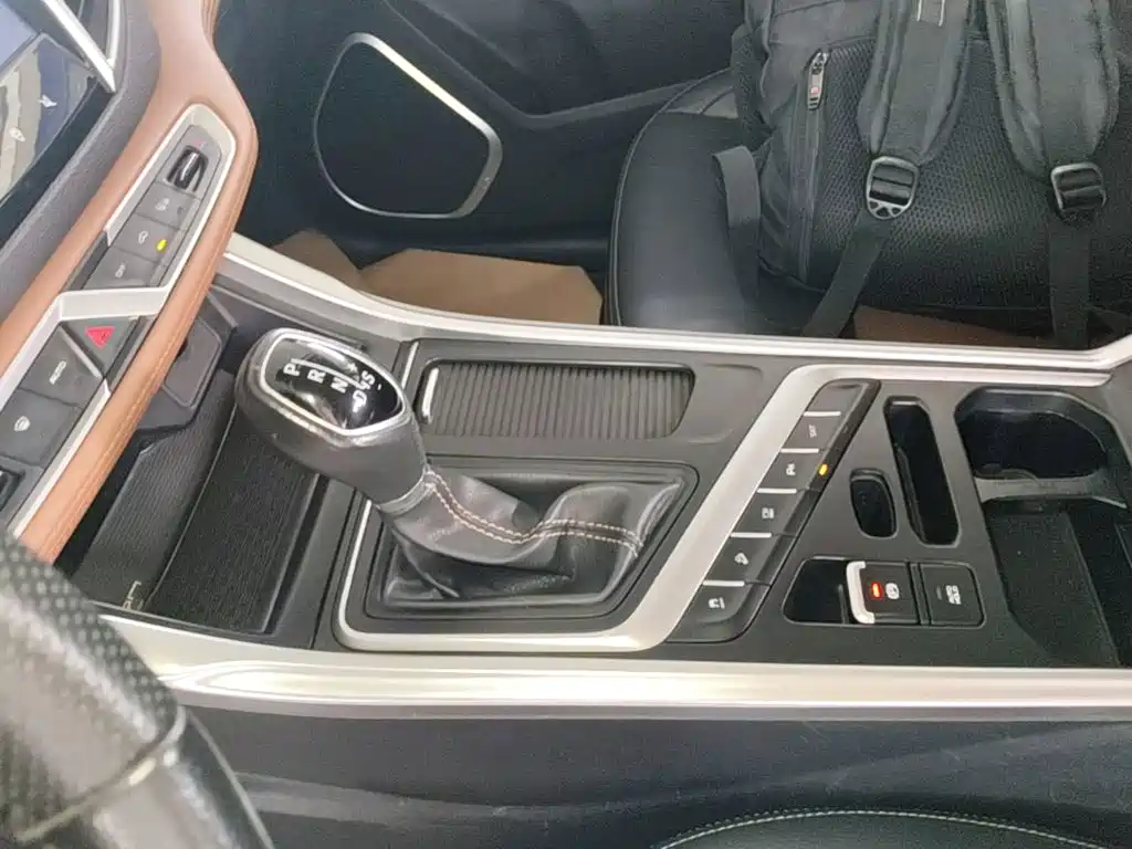 Geely Vision X6 — фото 10