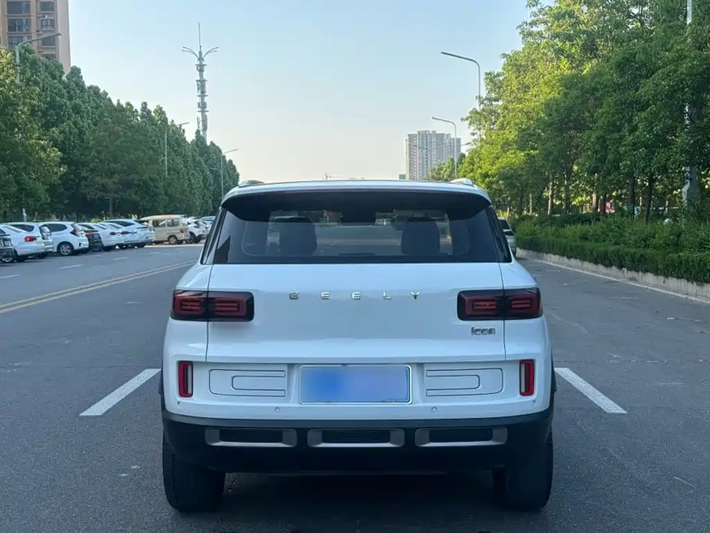 Geely Icon — фото 13